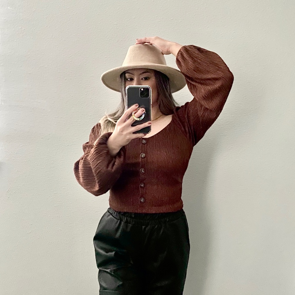 SOLD Lush Balloon Sleeve Blouse